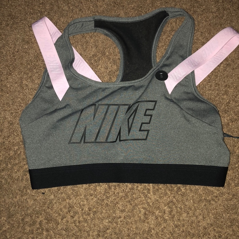 New with tags Nike sports bra